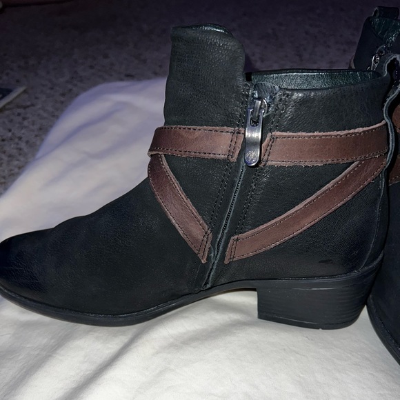 Bussola Black Leather  Ankle Boots - Picture 8 of 11